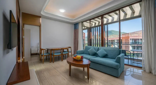 Семейный люкс с балконом и с видом на внутренний двор Отель Argyle Resort Sanya