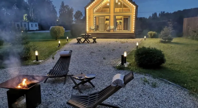 U Lesa s Bannym Chanom Shale, Prenota Chalet Hotel a Central Russia con parcheggio, Parcheggio
