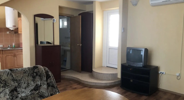 Шестиместные апартаменты с балконом Гостевой дом АнНи