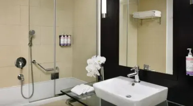 Двухместный номер Superior с видом на город Mövenpick Hotel Jumeirah Lakes Towers Dubai