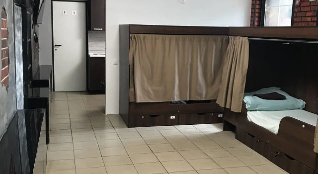 Кровать в общем номере Отель Maziiz Hotel на Советском