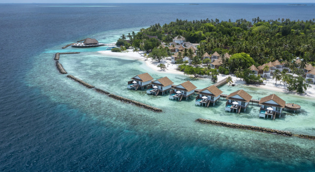 Курортный отель Bandos Maldives