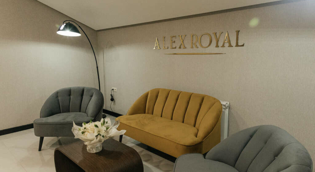 Отель Alex Royal