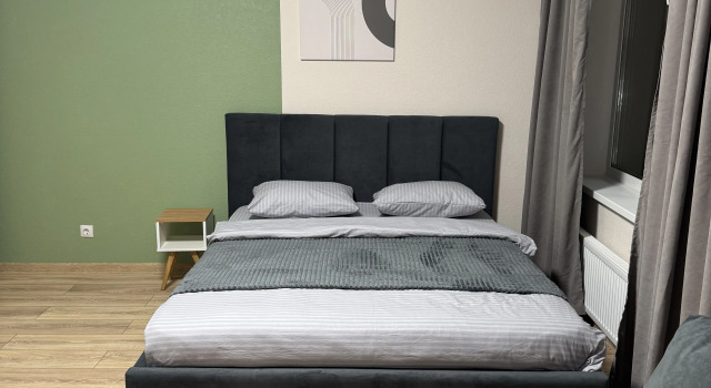 Assorti Stilnaia Studiia v Tiumenskoi Slobode Flat, Prenota Appartamento Hotel a Tyumen Region con parcheggio, Parcheggio