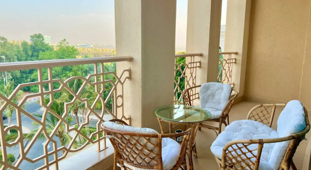 Апартаменты Superior c 1 комнатой с балконом и с красивым видом из окна Апарт-отель Al Hamra Palace At Golf&Sea
