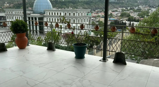 Трёхместный номер с террасой Standard с видом на город Brim Hotel