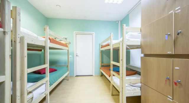 Postel ve společném pokoji Piter Living quarters