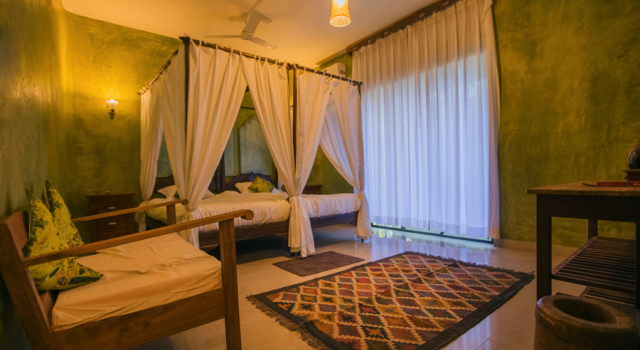 O podwyższonym standardzie dwuosobowy pokój i balkonem Devarya Wellness Beach Resort Hotel