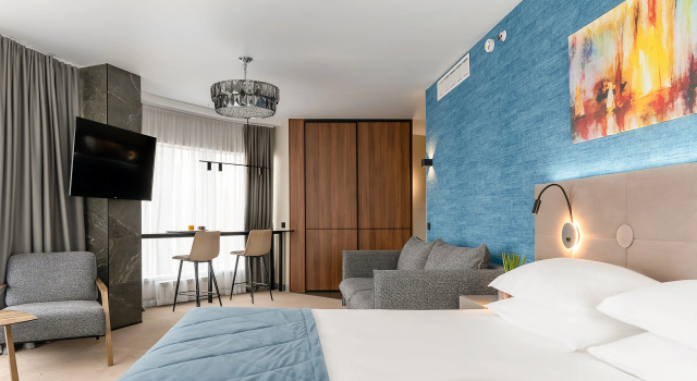 Двухместный люкс с красивым видом из окна Отель New Living Vladivostok