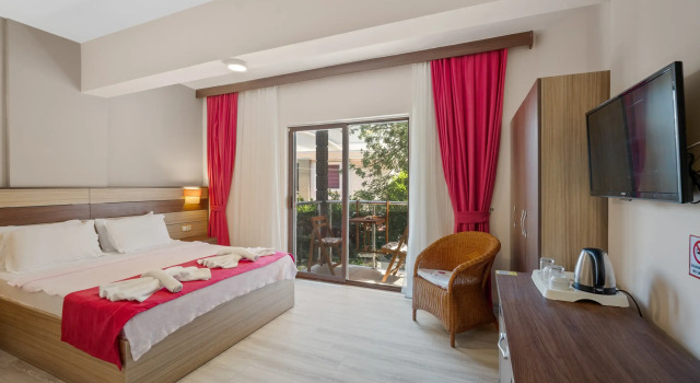 Двухместный номер Standard с балконом и с красивым видом из окна Eden Pyara Hotel Turunc
