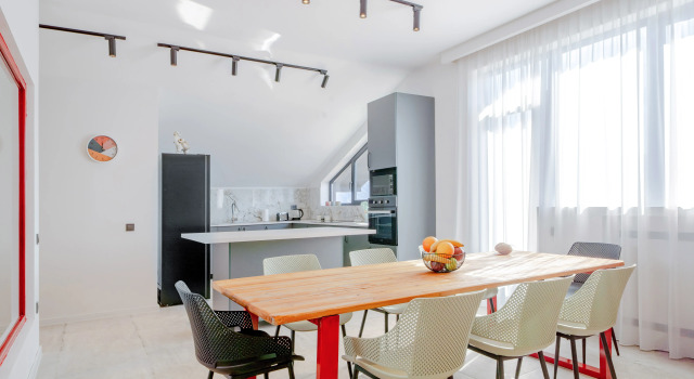 Trekhkomnatniye Niabi Mansard Apartments, Varaa Huoneisto Tbilisi Tbilisi Region