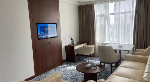 Suite Royal Hotel dolphin continental Hotel Kuwait