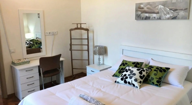 Апартаменты Апартаменты Spacious 2BR Apartment - Balcony & Prime Location