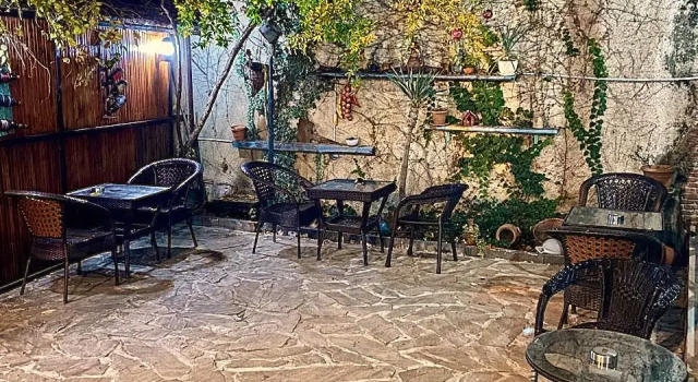 Lotus Hotel, Забронировать Отель Отели Тбилиси с парковкой, рядом с Президентский дворец, Парковка