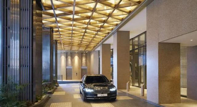 Отель Okura Manila