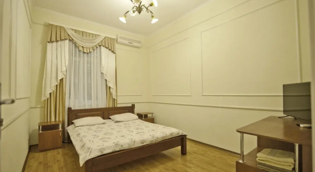 Apartments on Chekhov Street Heart of Yalta 5, Rezervovat Apartmán Jalta 