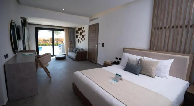 Люкс Executive Pool с балконом Sunrise Royal Makadi Resort