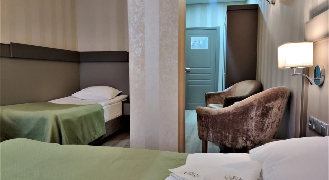 Трёхместный номер Comfort с видом на внутренний двор КА Роял Бутик Отель