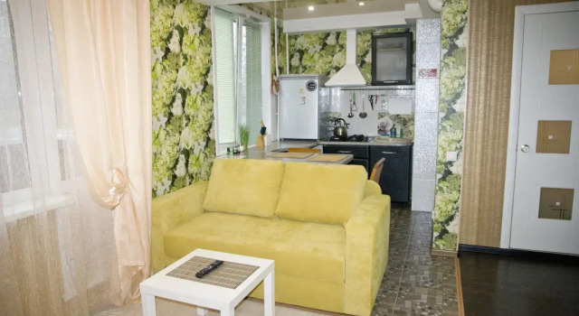 Solnechnaya studiya Lyuks s teplymi polami, Buchen Sie Ferienwohnung Beresniki 