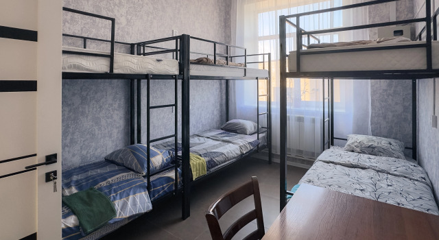 Bed in 6-Bed Mixed Dorm Хостел Тверца