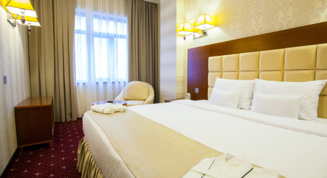 Double Junior Suite Emerald Hotel Baku