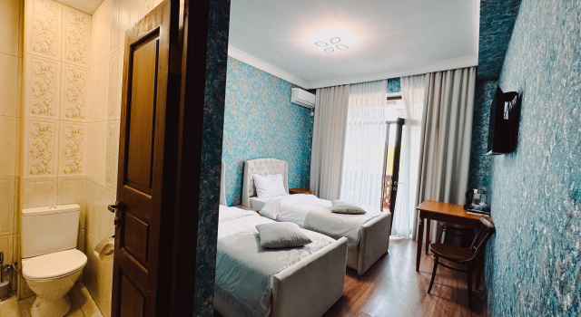 Standard Twin room with balcony Armenia Hotel