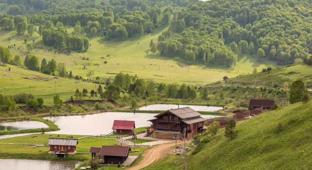 Nikolskoe Hotel, Prenota Base turistica Centri ricreativi a Altaysky Kray, Base turistica