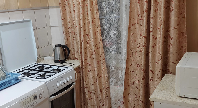 Апартаменты Квартира трёхкомнатная просторная (вместимость до 11 чел.) с изолированными комнатами в центре города