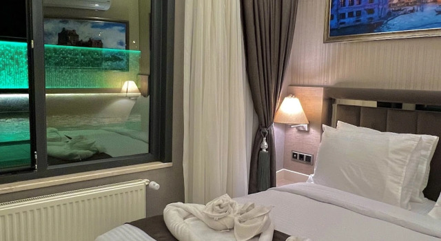 Номер Standard с красивым видом из окна MQ Hotel Suites & SPA