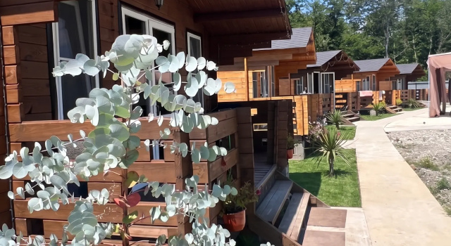 Svoya Polyana Recreation Camp, Rezerwuj Baza turystyczna Ośrodki rekreacyjne w Kyndyg, Baza turystyczna