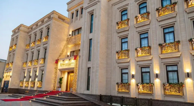 Отель Paradise Plaza Luxury