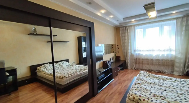 Shikarnaya Dvukhkomnatnaya Flat, Buchen Sie Ferienwohnung Hotels in Oblast Moskau mit Parkplatz, Parkplätze