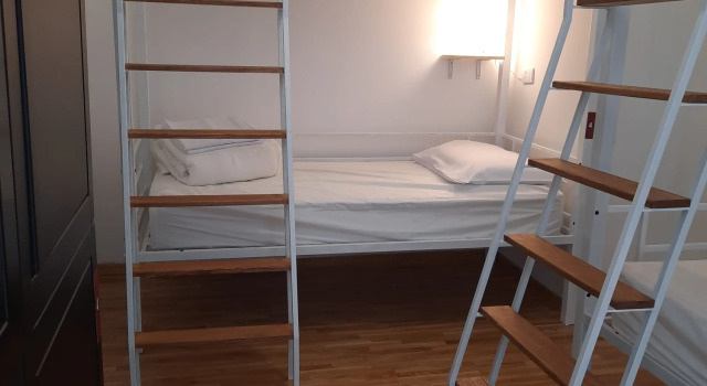 Кровать в общем номере (женский номер) New Generation Hostel Como Lake