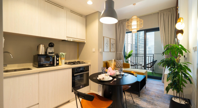Апартаменты Lake-View 1BR Retreat in Business Bay Pool & Gym, Забронировать Апартаменты/квартира Дубай Эмират Дубай, рядом с Al Wajeha Al Maeyah Marine Transport Station