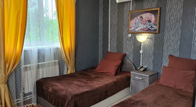Трёхместный номер Comfort Отель Гостиничный Комплекс Алмаз
