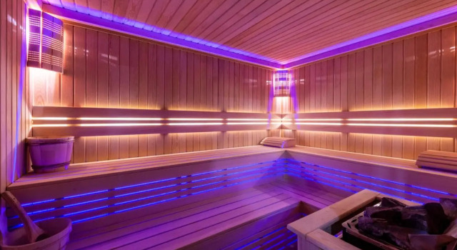 Aprilis Deluxe Hotel