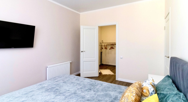 Квартира Республики 204 к 11-410