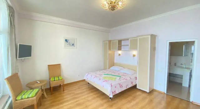 Klassicheskie Dvukhmestnye S Balkonom 1/2 Flat, Book Apartment Yalta 