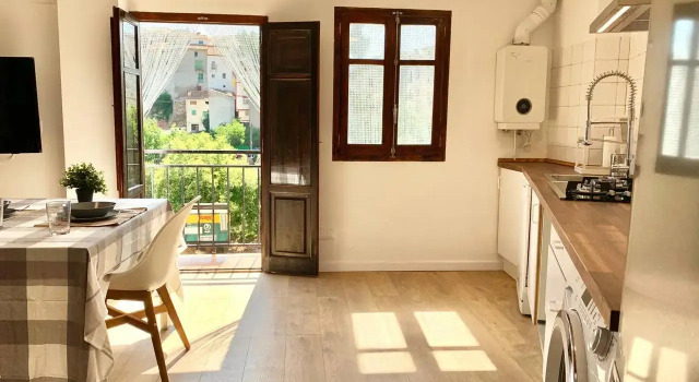 Апартаменты с балконом и с красивым видом из окна Villa Montán Apartments	