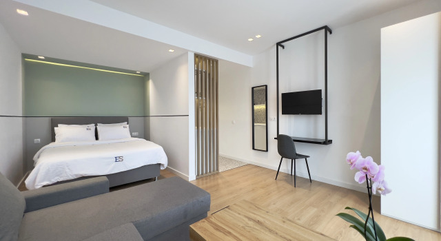 Люкс Superior с балконом Elephant Suites