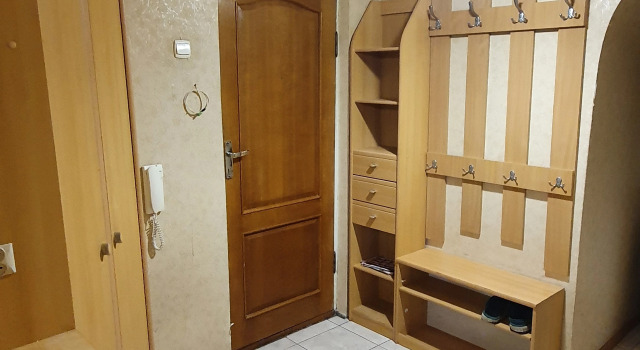Two room apartment with a view of the Amber Museum, Book Lejlighed Hoteller i Kaliningrad oblast med parkering, Parkering