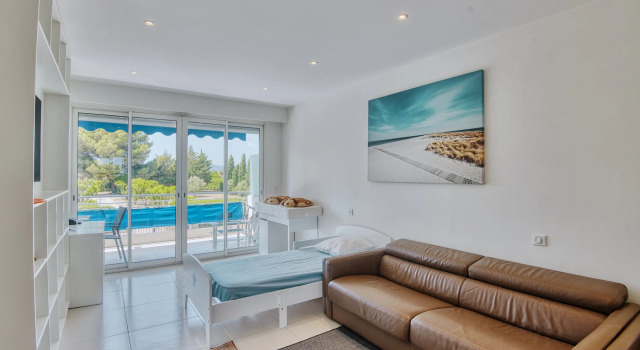 Luxurious 2BD W/seaview In Cap D'antibes Apartments