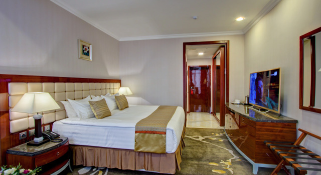 Одноместный номер Standard с балконом и с видом на город Hotel Lulu