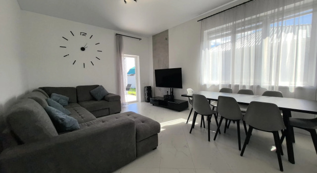 2 U Akvaparka Private House, Prenota Casa vacanze Ville a Tyumen Region, Villa