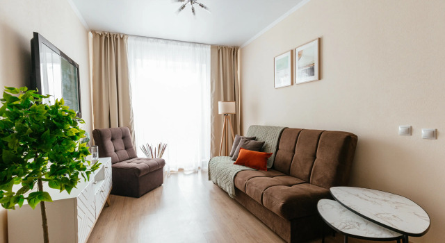Апартаменты Comfort с балконом и с красивым видом из окна Апартаменты Room Tour в Восточном Экспо Лидер