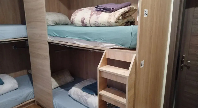 Кровать в общем номере (мужской номер) Хостел Сити Хостел на Берестянской