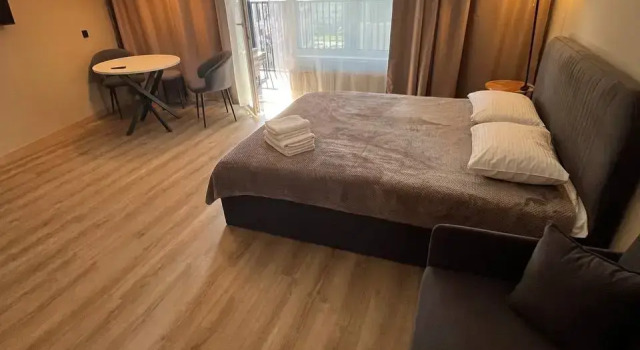 Двухместные апартаменты Comfort с балконом и с видом на внутренний двор Меблированные комнаты Матрёшка