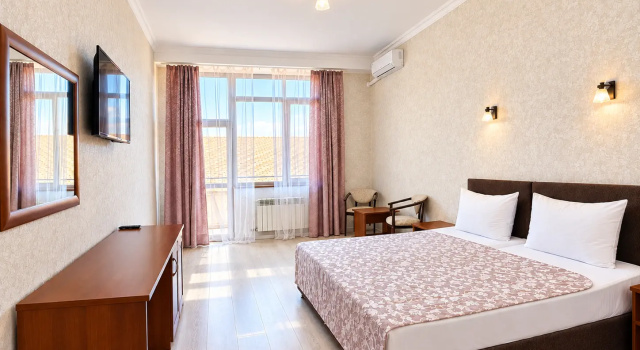 Студия с панорамными окнами с видом на горы Отель Greek House