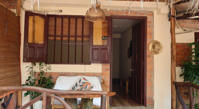 Бунгало с балконом и с видом на сад Отель Canaan Beach Home