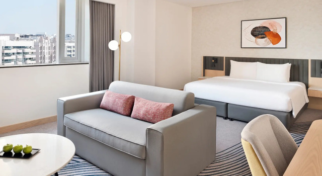 Полулюкс Crowne Plaza - Dubai Jumeirah by IHG
